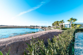 Isla de la Sierra with lake and mountain views